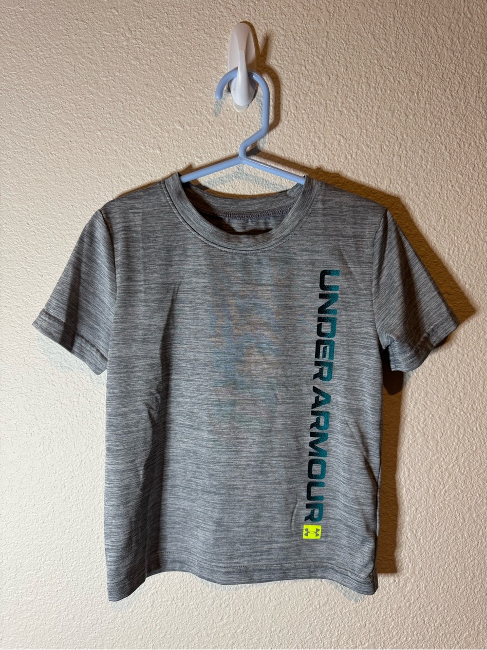 Under Armour Men’s Grey Tech Short Sleeve Shirt